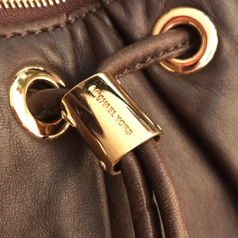 MICHAEL KORS butter soft brown leather purse. EUC - Picture 4 of 13